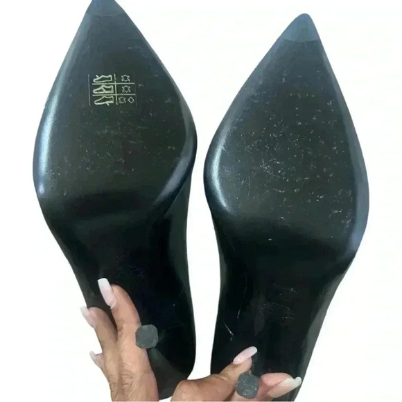 Alexander McQueen Black Studded Pointed Toe Pumps Sz 40 - Picture 9 of 11